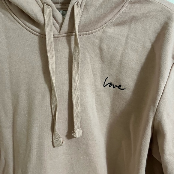 Pink basic “love” hoodie. - Picture 4 of 4